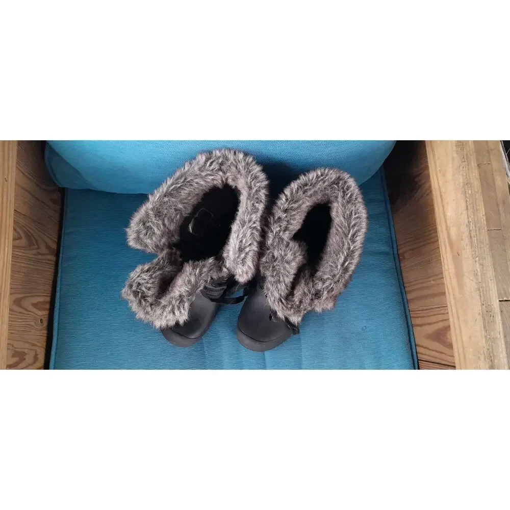 Khombu Women’s Black Winter Snow Boots Size 9M Waterproof Fur Lined - VGUC